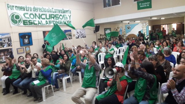 Siguen las reuniones con docentes y estatales 