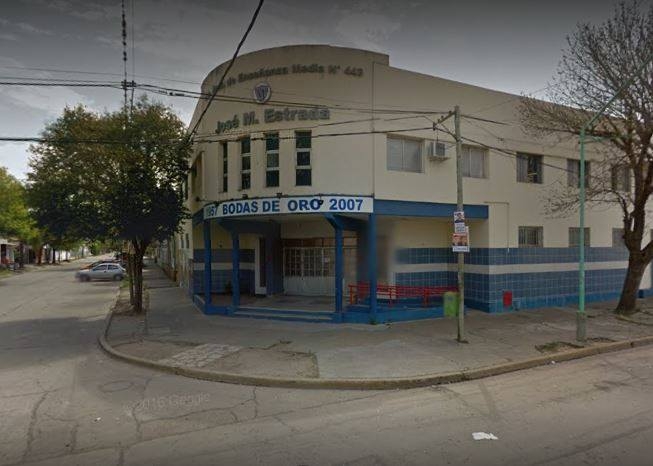 Indignante: Alumnos sin clases por falta de sillas 