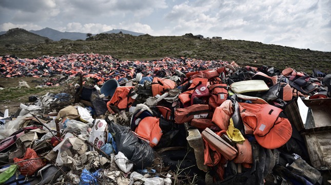 Miles de refugiados siguen atrapados a un año del acuerdo con Turquía