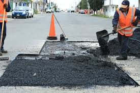 El equipo especial de bacheo continúa trabajando