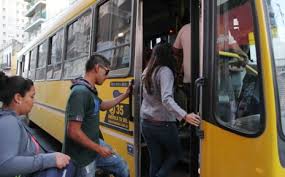 Atacaron a un colectivo en Santo Tomé (Imagen Ilustrativa - Foto: Internet)