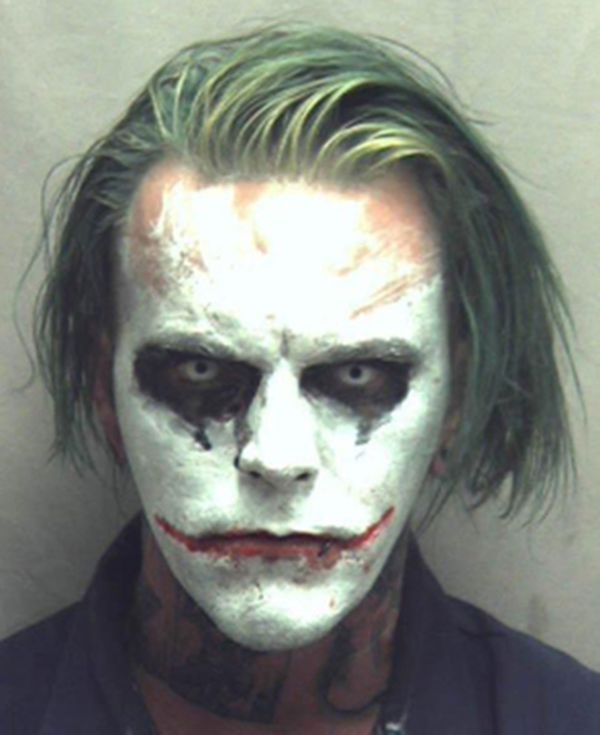 Fue detenido por caminar disfrazado como The Joker