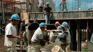 En febrero, la industria cayó 6% y la construcción bajó 3,4%