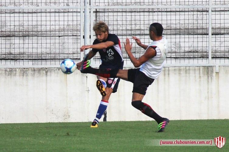 PUMPIDO PROBÓ DOS CAMBIOS PARA RECIBIR A TALLERES