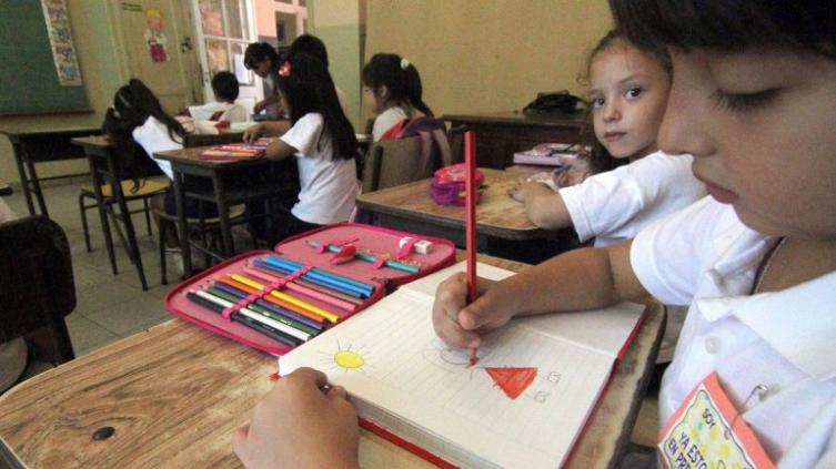 Proponen a Anses acreditar requisitos para que los niños santafesinos no pierdan la AUH
