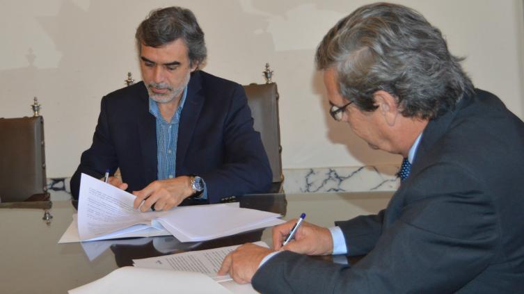 Firma de convenio entre la provincia y la UNL
