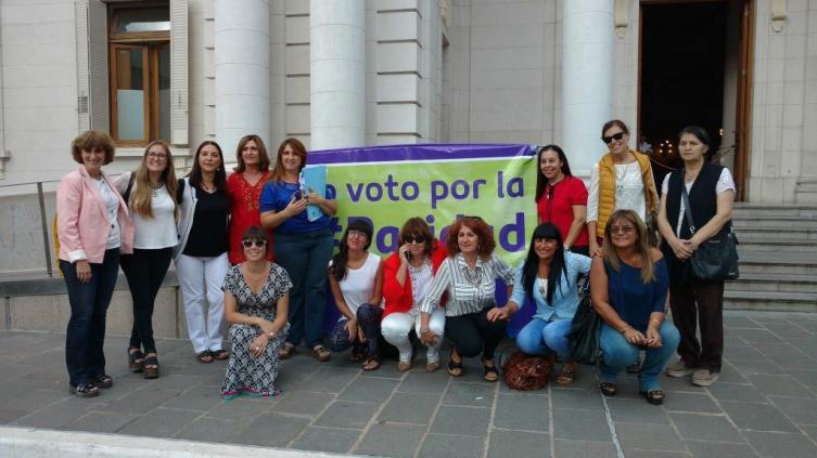Senado: Mujeres por la Paridad entregaron un petitorio