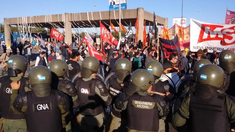 Buenos Aires: Gendarmería desalojó a los trabajadores