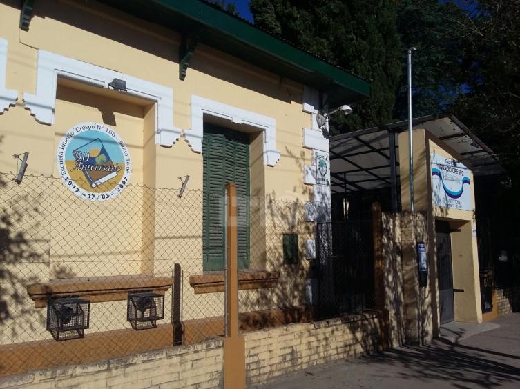 Docente decidió dar clases en medio del paro