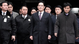 El heredero de Samsung se despegó de la acusación de corrrupción