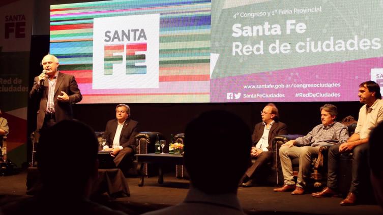 Lifschitz presidió el acto de cierre del 4º Congreso Red de Ciudades