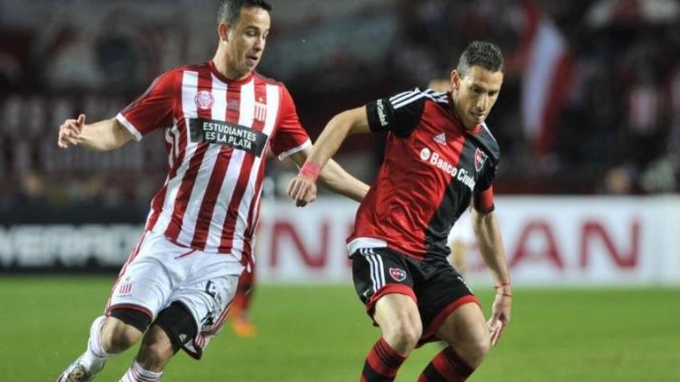 PIDEN LA REPROGRAMACIÓN DE NEWELL´S - ESTUDIANTES 