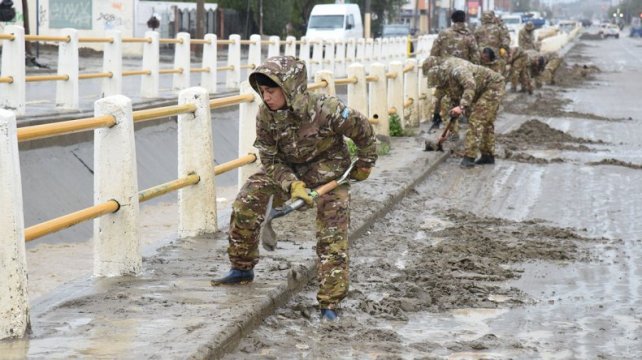 Continúan las tareas de asistencia a los damnificados en Comodoro Rivadavia
