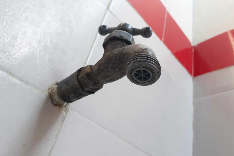 Agua: disminución del suministro en barrio Candioti