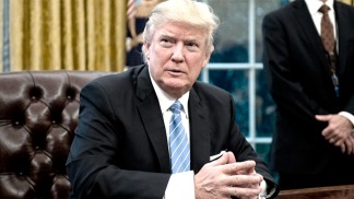 Trump recibirá a Abbas para 