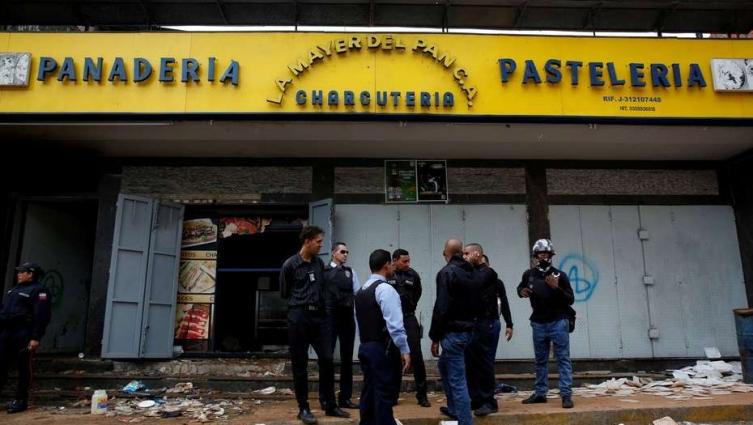 Diez muertos en intentos de saqueos en un barrio de Caracas