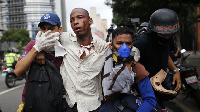 Veinte muertos es el resultado de tres semanas de violenta protesta en Venezuela