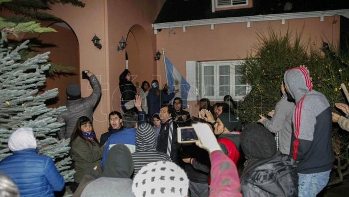 Cuatro heridos en protestas en Santa Cruz