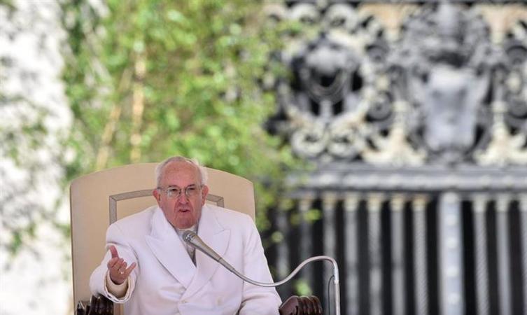 El papa Francisco: Rechazar a inmigrantes es “suicidio” en sociedad “que no hace hijos”