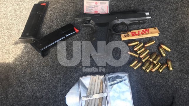 Armas de guerra hinchas de Boca en Rafaela (Uno Santa Fe)