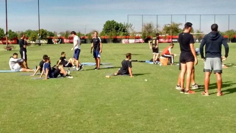 EL EQUIPO DE NEWELL´S SE ENTRENA CON VESTIMENTA PARTICULAR