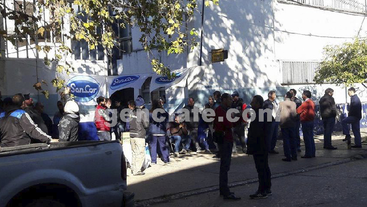 Trabajadores autoconvocados reclaman a Nación