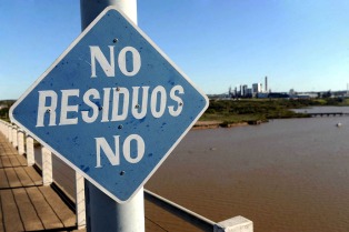 Gualeguaychú: Vecinos protestaron contra la pastera UPT-Botnia