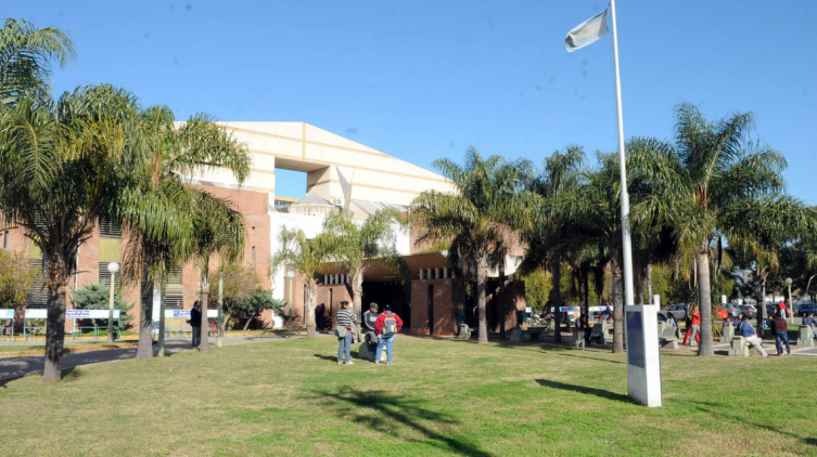 Con un balazo, le fracturaron la pierna a un adolescente