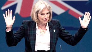 Theresa May denuncia amenazas de políticos europeos para influir en las elecciones