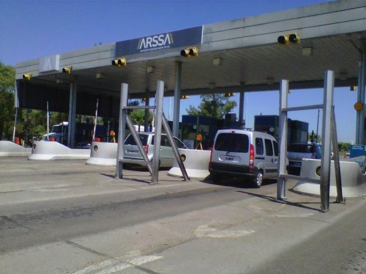Peaje intermitente en la autopista Rosario-Santa Fe