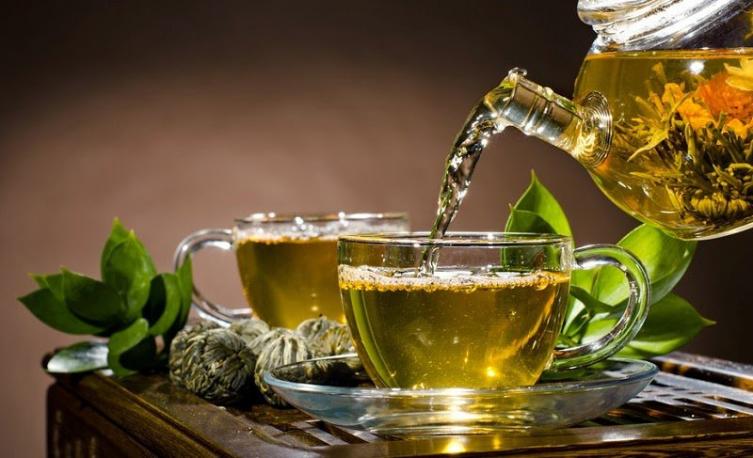 El té verde sirve para adelgazar y evitar el cáncer, ¿es verdad?