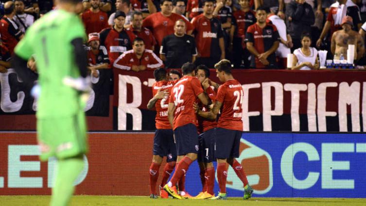 EL ROJO DE AVELLANEDA GOLEÓ A NEWELL`S Y LO ALEJÓ DE LA PELEA (video resúmen)