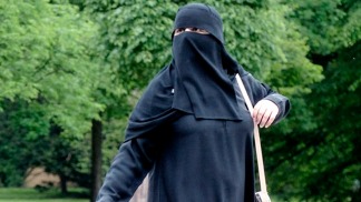 Human Rights pide eliminar las normas discriminatorias contra la mujer