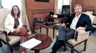 Frigerio recibe a Alicia Kirchner para tratar el auxilio a Santa Cruz