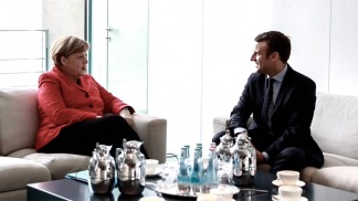 Merkel recibirá al nuevo presidente de Francia el lunes