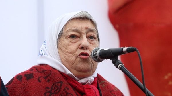 Los motivos por los cuales procesaron a Hebe de Bonafini