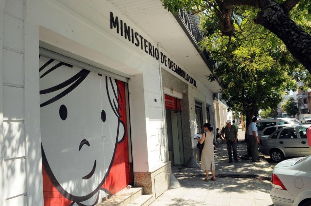 Jornada de protesta en la Subsecretaría de Niñez
