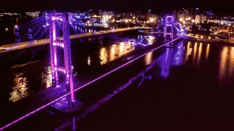 Inauguran esta semana la nueva iluminación del Puente Colgante