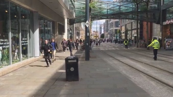 Tras el atentado, evacuan un centro comercial en Manchester