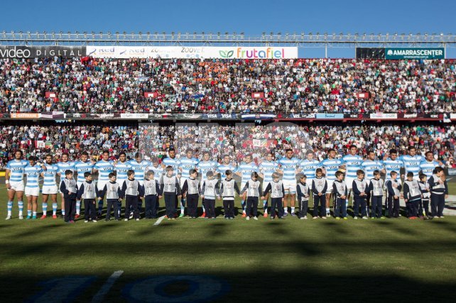 PUMAS - INGLATERRA: FALTA MUY POCO PARA QUE PISEN TIERRA SANTAFESINA