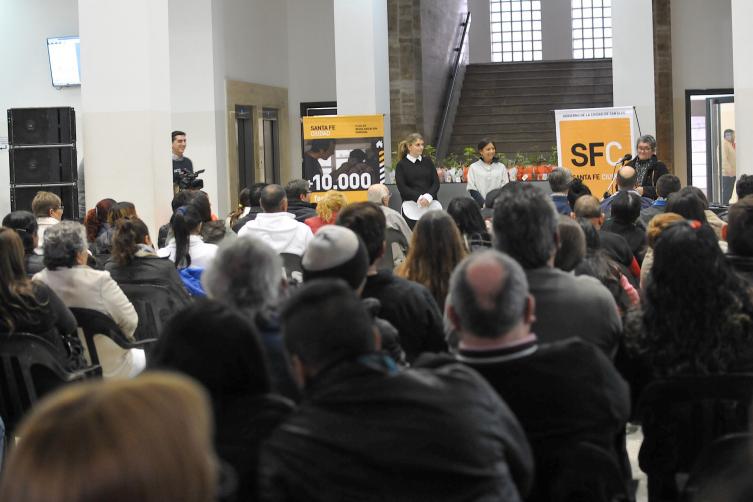 3.893 familias cuentan con la escritura de sus viviendas