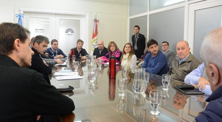 Concejales de reunieron con vecinos de B° Sargento Cabral