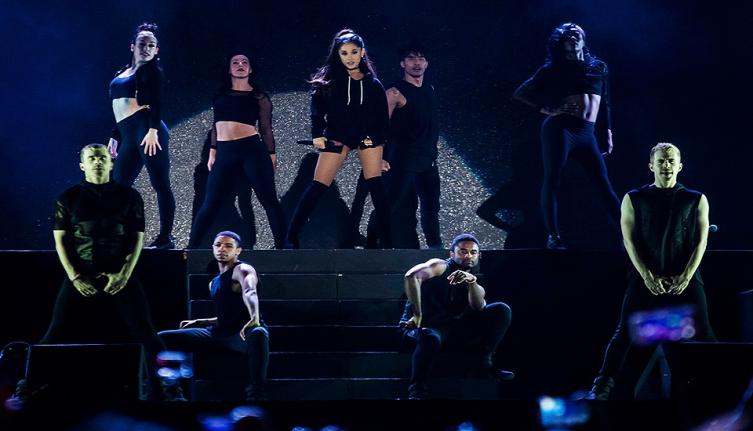 ARIANA GRANDE VUELVE A MANCHESTER TRAS EL ATENTADO