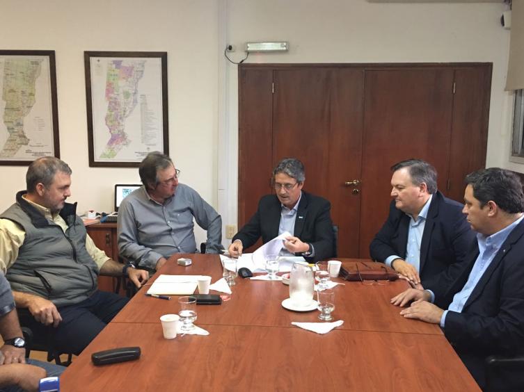 Se firmaron convenios para obras hídricas en el departamento San Cristóbal