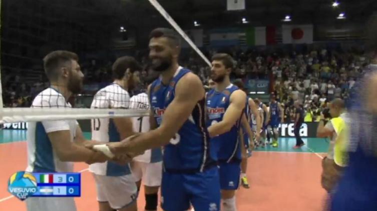 VESUVIO CUP: LA SELECCIÓN ARGENTINA DE VOLEY PERDIÓ ANTE ITALIA
