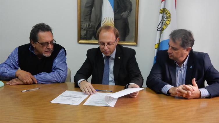 La provincia entregó fondos por más de 700 mil pesos a la comuna de López