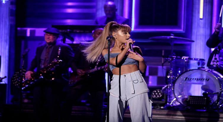 EL MOMENTO EXACTO EN EL QUE SUCEDIÓ LA EXPLOSIÓN EN EL SHOW DE ARIANA (video) 