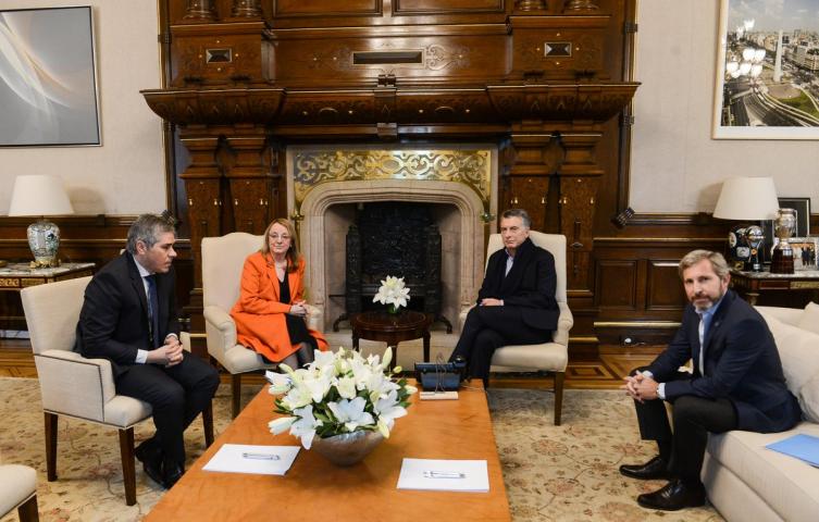 Macri y Alicia Kirchner acordaron la ayuda financiera a Santa Cruz