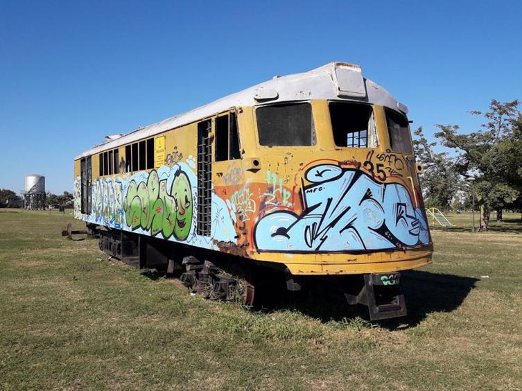 Piden remover el material ferroviario del Parque Federal