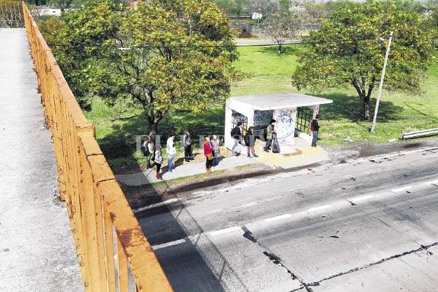 Roban a estudiante en la garita de la ruta 168